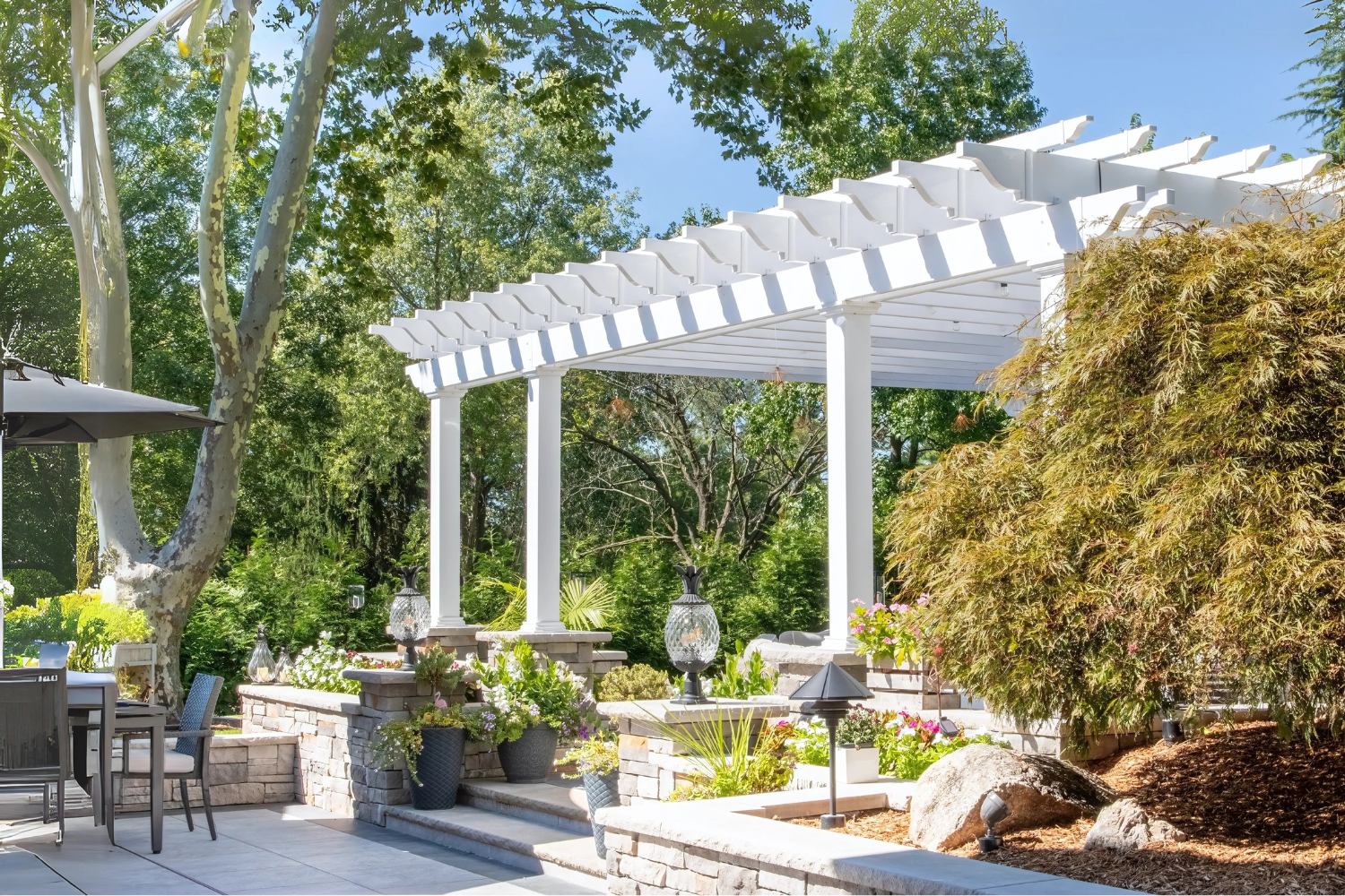 Carolina vinyl pergola with clean lines by Waterloo Products serving PA DE NJ MD